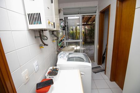 Casa de condomínio à venda com 836m², 4 quartos e 4 vagasÁrea de Serviço