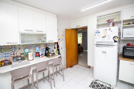 Casa de condomínio à venda com 836m², 4 quartos e 4 vagasCozinha