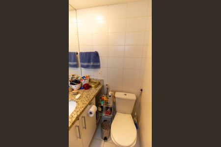 Apartamento à venda com 80m², 3 quartos e 1 vaga Apartamento à venda com 80m², 3 quartos e 1 vagaSuíte Banheiro