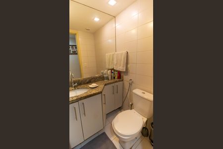 Apartamento à venda com 80m², 3 quartos e 1 vaga Apartamento à venda com 80m², 3 quartos e 1 vagaBanheiro Social