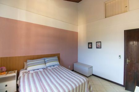 Casa à venda com 284m², 3 quartos e 2 vagas Casa à venda com 284m², 3 quartos e 2 vagasQuarto 1