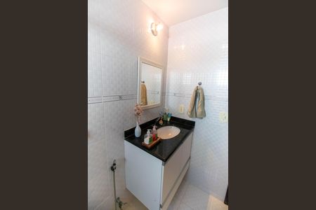 Casa à venda com 284m², 3 quartos e 2 vagas Casa à venda com 284m², 3 quartos e 2 vagasBanheiro Social