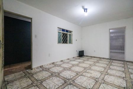 Casa para alugar com 100m², 3 quartos e sem vaga Casa para alugar com 100m², 3 quartos e sem vagaSala