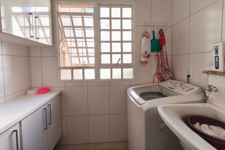 Apartamento à venda com 65m², 3 quartos e 1 vagaÁrea de Serviço