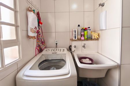 Apartamento à venda com 65m², 3 quartos e 1 vagaÁrea de Serviço