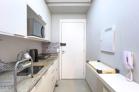 Cozinha de apartamento para alugar com 1 quarto, 25m² em Vila Mariana, São Paulo