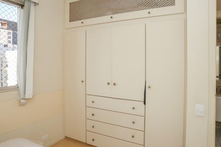 Apartamento à venda com 56m², 1 quarto e 1 vagaQuarto