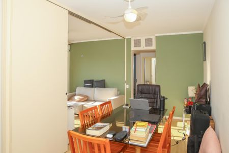 Apartamento à venda com 56m², 1 quarto e 1 vagaSala