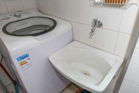 Apartamento à venda com 56m², 2 quartos e 1 vaga Apartamento à venda com 56m², 2 quartos e 1 vagaCozinha e Área de Serviço