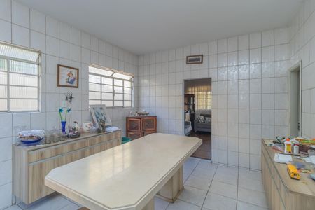 Casa à venda com 300m², 2 quartos e 4 vagas