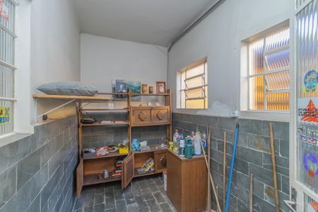 Casa à venda com 300m², 2 quartos e 4 vagas