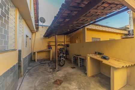 Casa à venda com 300m², 2 quartos e 4 vagas