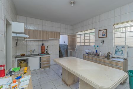 Casa à venda com 300m², 2 quartos e 4 vagas