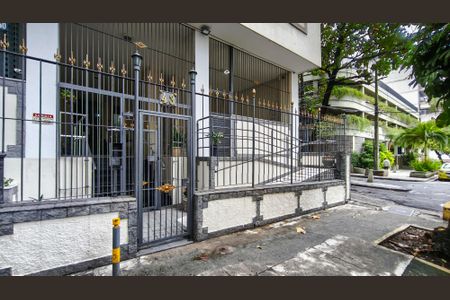 Apartamento à venda com 50m², 1 quarto e sem vaga Apartamento à venda com 50m², 1 quarto e sem vagaFachada e portaria