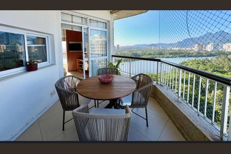 Apartamento à venda com 134m², 2 quartos e 1 vagaSacada