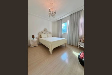 Casa de condomínio à venda com 400m², 5 quartos e 2 vagasQuarto