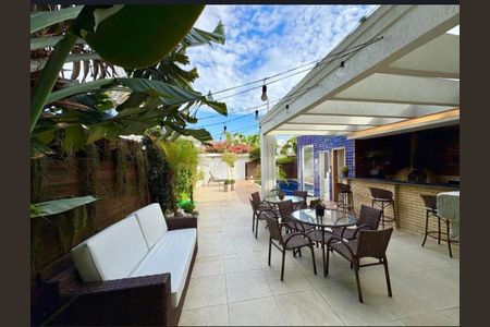 Casa de condomínio à venda com 400m², 5 quartos e 2 vagasEspaço Gourmet