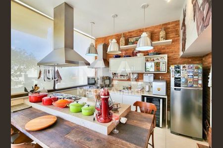 Casa de condomínio à venda com 224m², 3 quartos e 2 vagasCozinha