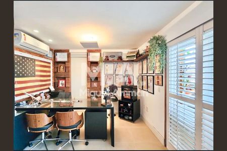 Casa de condomínio à venda com 224m², 3 quartos e 2 vagasSala