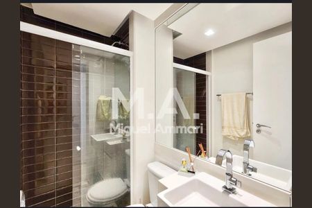 Casa de condomínio à venda com 224m², 3 quartos e 2 vagasBanheiro