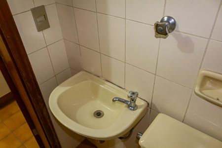 Apartamento para alugar com 160m², 5 quartos e 2 vagasBanheiro de serviço