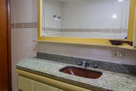 Apartamento para alugar com 160m², 5 quartos e 2 vagasBanheiro Social
