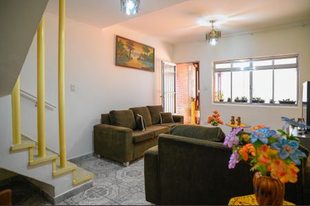 Casa à venda com 108m², 2 quartos e 1 vagaSala