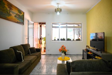 Casa à venda com 108m², 2 quartos e 1 vagaSala