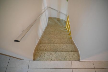 Casa à venda com 108m², 2 quartos e 1 vagaEscada