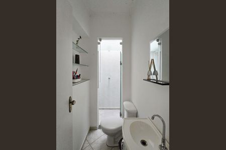 Casa à venda com 120m², 2 quartos e 1 vaga Casa à venda com 120m², 2 quartos e 1 vagaBanheiro Social - Casa 2