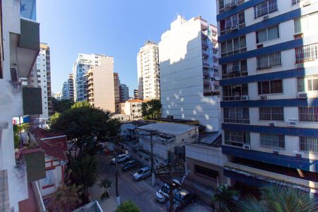 Apartamento à venda com 145m², 3 quartos e 2 vagasQuarto 01 Vista