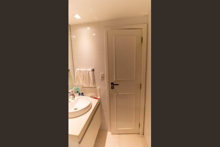 Apartamento à venda com 145m², 3 quartos e 2 vagasBanheiro Social