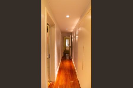 Apartamento à venda com 145m², 3 quartos e 2 vagasCorredor 