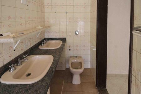 Casa à venda com 400m², 3 quartos e 6 vagasBanheiro da Suite