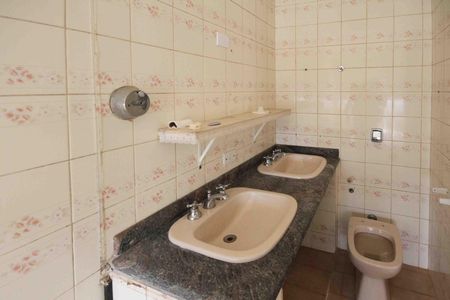 Casa à venda com 400m², 3 quartos e 6 vagasBanheiro da Suite