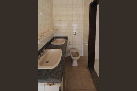 Casa à venda com 400m², 3 quartos e 6 vagasBanheiro da Suite