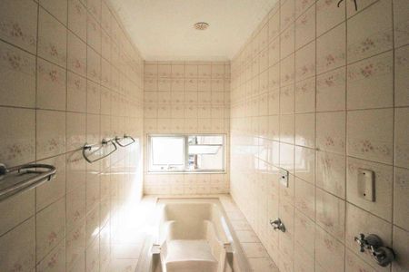 Casa à venda com 400m², 3 quartos e 6 vagasBanheiro da Suite