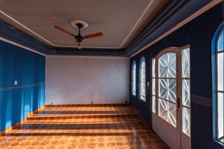 Casa à venda com 150m², 3 quartos e 1 vaga Casa à venda com 150m², 3 quartos e 1 vagaSala