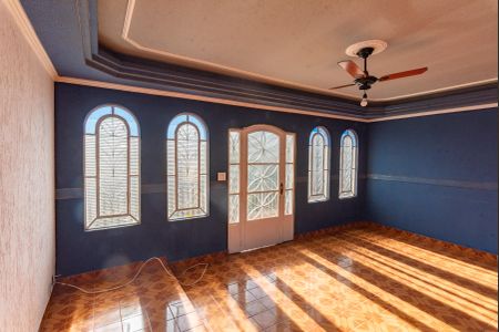 Casa à venda com 150m², 3 quartos e 1 vaga Casa à venda com 150m², 3 quartos e 1 vagaSala