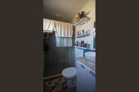 Casa de condomínio à venda com 85m², 3 quartos e 1 vaga Casa de condomínio à venda com 85m², 3 quartos e 1 vagaBanheiro da Suíte