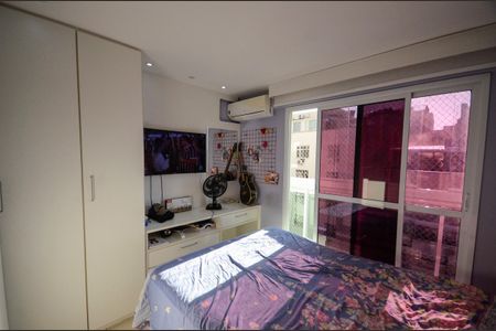 Apartamento à venda com 180m², 3 quartos e 2 vagas Apartamento à venda com 180m², 3 quartos e 2 vagasSuíte