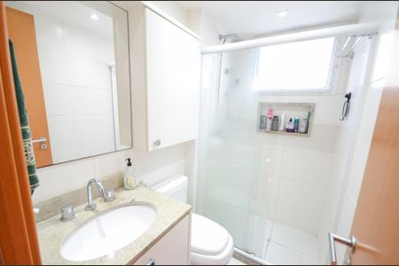 Apartamento à venda com 180m², 3 quartos e 2 vagas Apartamento à venda com 180m², 3 quartos e 2 vagasBanheiro da Suíte