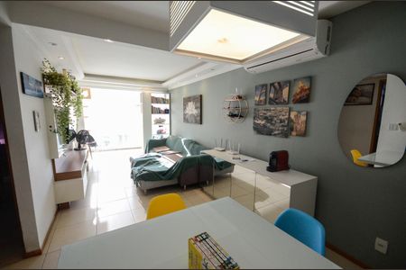 Apartamento à venda com 180m², 3 quartos e 2 vagas Apartamento à venda com 180m², 3 quartos e 2 vagasSala