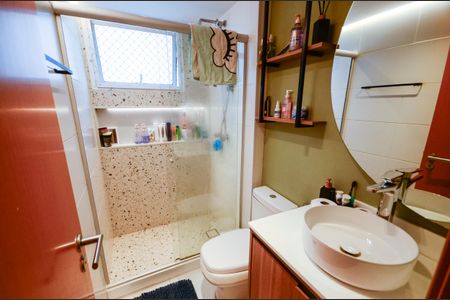 Apartamento à venda com 180m², 3 quartos e 2 vagas Apartamento à venda com 180m², 3 quartos e 2 vagasBanheiro Social