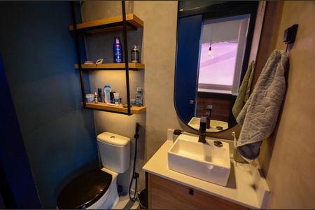 Apartamento à venda com 180m², 3 quartos e 2 vagas Apartamento à venda com 180m², 3 quartos e 2 vagasBanheiro Social 2