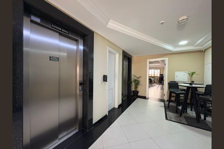 Apartamento à venda com 106m², 3 quartos e 2 vagasHall social