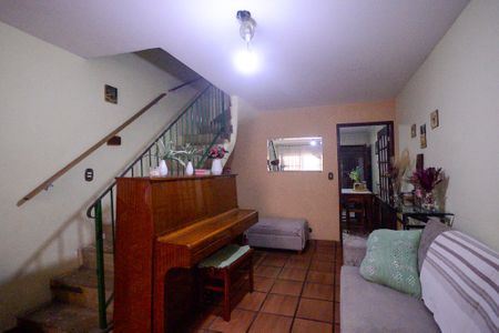 Casa à venda com 99m², 2 quartos e 1 vaga Casa à venda com 99m², 2 quartos e 1 vagaSala