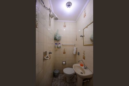 Casa à venda com 99m², 2 quartos e 1 vaga Casa à venda com 99m², 2 quartos e 1 vagaBanheiro de Serviço