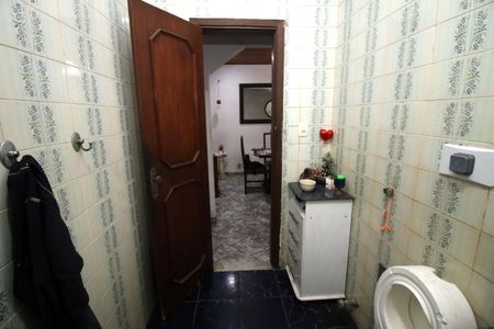 Casa à venda com 225m², 3 quartos e 2 vagasBanheiro Social 2