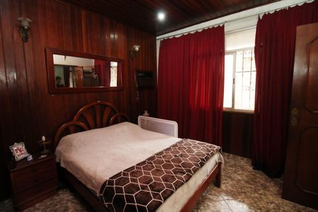 Casa à venda com 225m², 3 quartos e 2 vagasQuarto 2